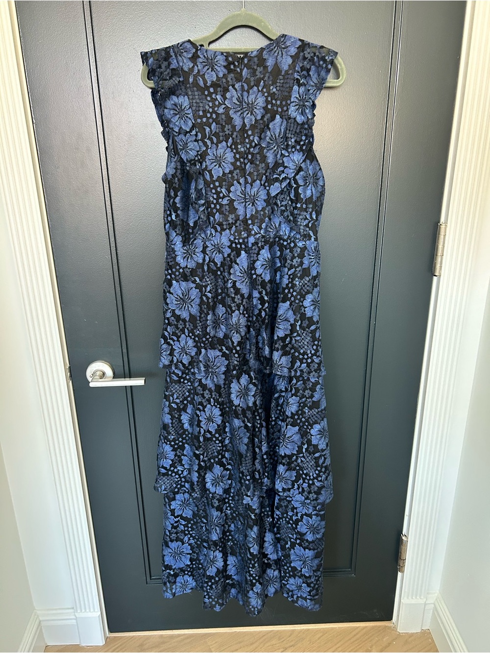 Lulus Sleeveless Navy Floral Lace Tiered Maxi Dress - M - Picture 4 of 5